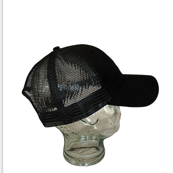 Never worn mesh trucker SnapBack cap / hat Titan - Picture 4 of 7